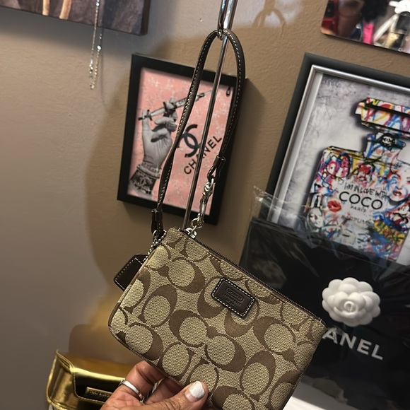 EUC - Coach Tote Bag with free wristlet - Picture 12 of 13